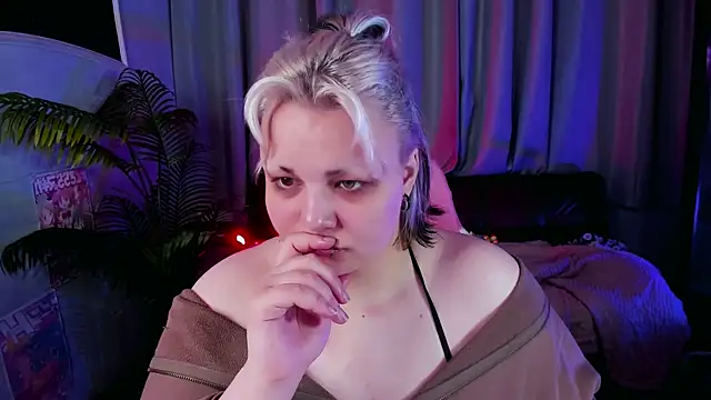 -HwasaMoore online show from 04/09/26, 05:40