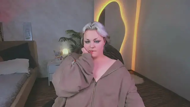 -HwasaMoore online show from 04/12/26, 06:13