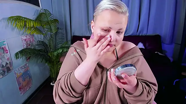 -HwasaMoore online show from 04/16/26, 05:41