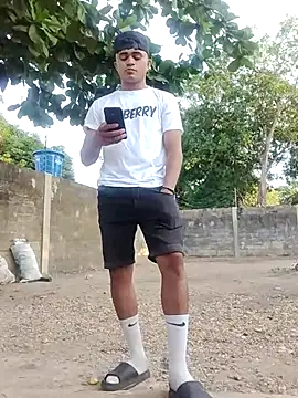 Snapshot of HOTRAINYGOLDEN chatting on 03/21/26, 11:26 HOTRAINYGOLDEN online show from 03/21/26, 11:26