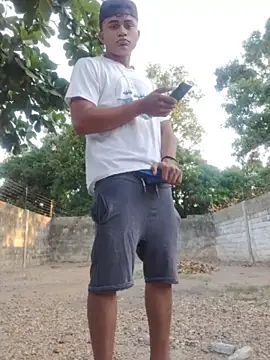 Snapshot of HOTRAINYGOLDEN chatting on 03/23/26, 11:14 HOTRAINYGOLDEN online show from 03/23/26, 11:14