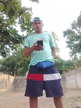 Snapshot of HOTRAINYGOLDEN chatting on 03/24/26, 11:26 HOTRAINYGOLDEN online show from 03/24/26, 11:26