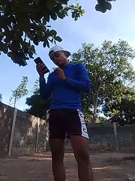 Snapshot of HOTRAINYGOLDEN chatting on 03/27/26, 12:16 HOTRAINYGOLDEN online show from 03/27/26, 12:16