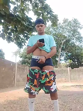 Snapshot of HOTRAINYGOLDEN chatting on 03/29/26, 07:03 HOTRAINYGOLDEN online show from 03/29/26, 07:03