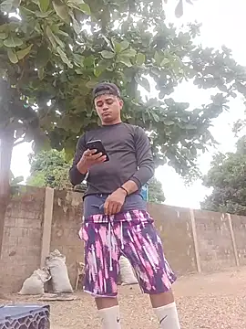 Snapshot of HOTRAINYGOLDEN chatting on 03/30/26, 12:06 HOTRAINYGOLDEN online show from 03/30/26, 12:06