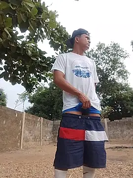 Snapshot of HOTRAINYGOLDEN chatting on 03/31/26, 12:16 HOTRAINYGOLDEN online show from 03/31/26, 12:16