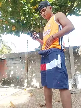 Snapshot of HOTRAINYGOLDEN chatting on 04/07/26, 12:38 HOTRAINYGOLDEN online show from 04/07/26, 12:38