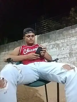 Snapshot of HOTRAINYGOLDEN chatting on 04/12/26, 07:24 HOTRAINYGOLDEN online show from 04/12/26, 07:24