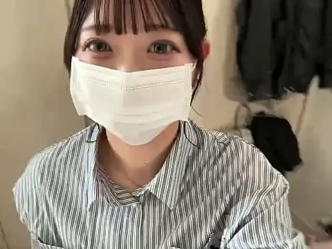 y-u-r-a-33 online show from 04/11/26, 07:13