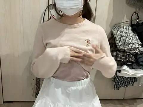 y-u-r-a-33 online show from 04/13/26, 07:14