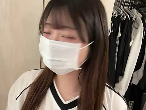 y-u-r-a-33 online show from 04/14/26, 12:05