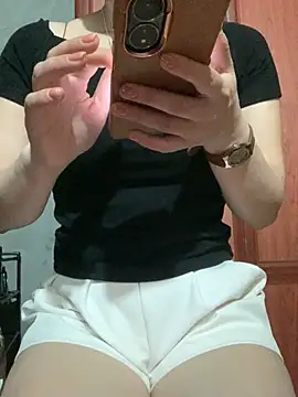 Snapshot of Zinii99 chatting on 03/22/26, 03:26 Zinii99 online show from 03/22/26, 03:26