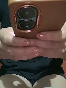 Snapshot of Zinii99 chatting on 03/31/26, 07:25 Zinii99 online show from 03/31/26, 07:25