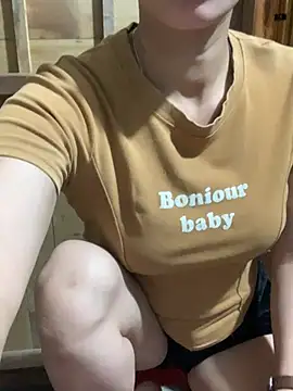 Snapshot of Zinii99 chatting on 04/05/26, 10:29 Zinii99 online show from 04/05/26, 10:29