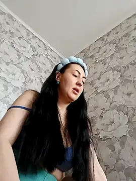 regina6125 online show from 04/17/26, 05:10