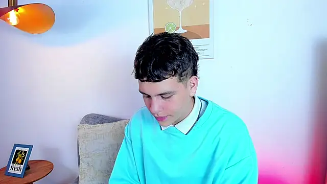 Snapshot of dennis_hills chatting on 04/08/26, 12:38 dennis hills online show from 04/08/26, 12:38