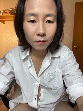 lilysister66 online show from 06/29/26, 06:08