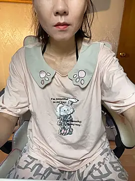 lilysister66 online show from 06/30/26, 08:15