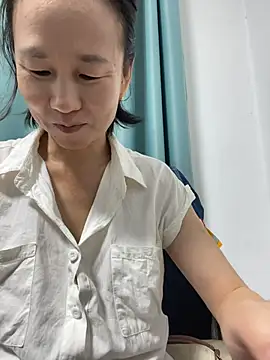 lilysister66 online show from 06/30/26, 08:21