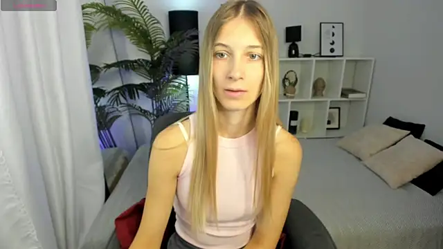 Snapshot of LauraPurr chatting on 07/10/26, 07:12 LauraPurr online show from 07/10/26, 07:12