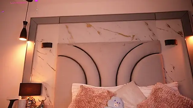 Snapshot of Doll_kira_ chatting on 04/14/26, 02:34 Doll kira online show from 04/14/26, 02:34