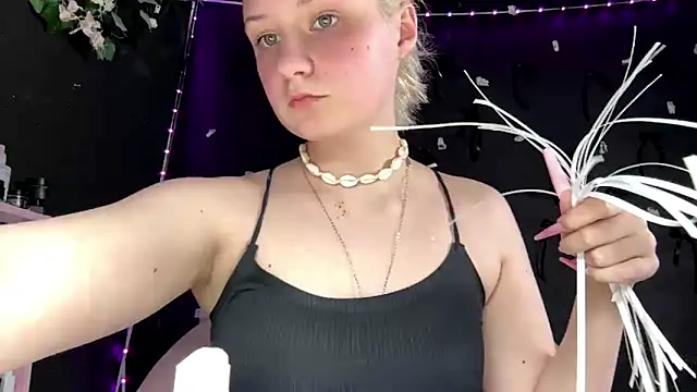 LiziSweet online show from 04/12/26, 08:14