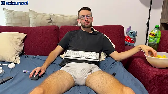 SoloUno0 online show from 07/18/26, 04:00