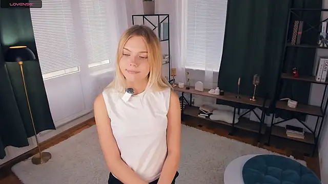 InesPiek online show from 04/16/26, 08:48