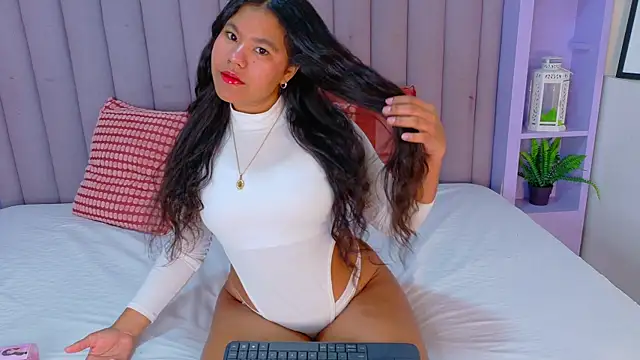 Snapshot of AhslyEvans__ chatting on 04/04/26, 11:40 AhslyEvans online show from 04/04/26, 11:40