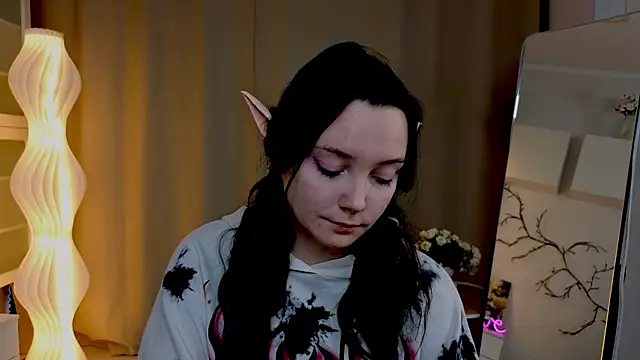 KaraNeagle online show from 04/08/26, 06:13