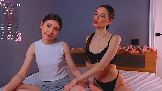 Snapshot of aliceescotte chatting on 04/09/26, 03:28 aliceescotte online show from 04/09/26, 03:28