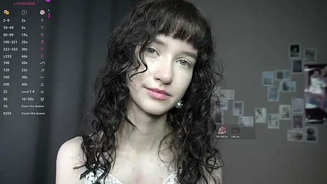 Snapshot of DellaLeck chatting on 07/12/26, 09:39 DellaLeck online show from 07/12/26, 09:39