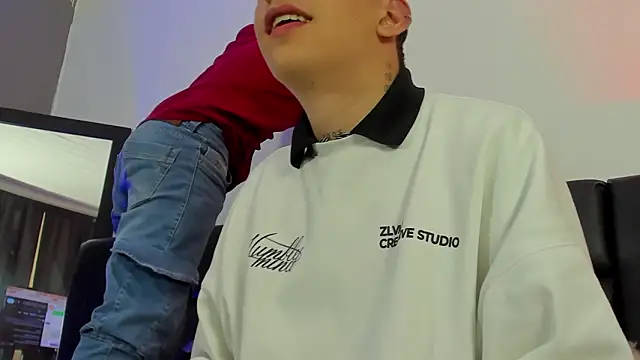 Snapshot of Duolust2 chatting on 03/31/26, 11:21 Duolust2 online show from 03/31/26, 11:21