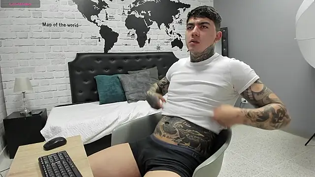 Snapshot of Gury_tattoo chatting on 03/28/26, 12:38 Gury tattoo online show from 03/28/26, 12:38