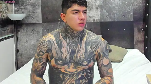 Snapshot of Gury_tattoo chatting on 03/30/26, 12:17 Gury tattoo online show from 03/30/26, 12:17