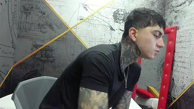 Snapshot of Gury_tattoo chatting on 04/14/26, 04:35 Gury tattoo online show from 04/14/26, 04:35