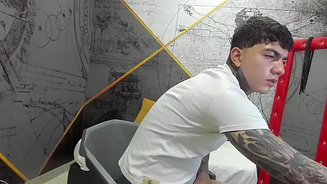 Snapshot of Gury_tattoo chatting on 04/15/26, 05:53 Gury tattoo online show from 04/15/26, 05:53