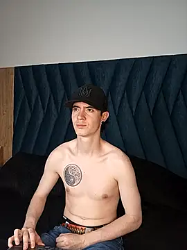 lio     online show from 03/30/26, 03:18