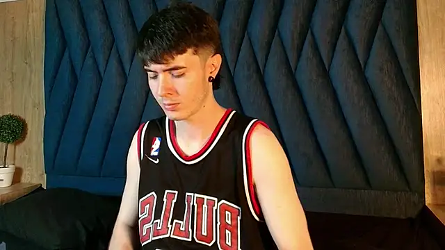 lio     online show from 04/09/26, 03:17