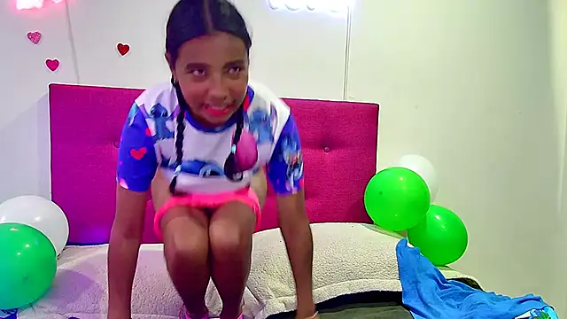 Snapshot of Ellie_Cute7 chatting on 03/24/26, 07:30 Ellie Cute7 online show from 03/24/26, 07:30