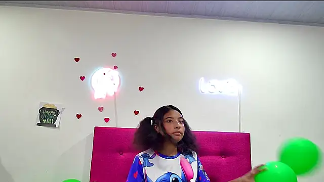 Snapshot of Ellie_Cute7 chatting on 03/31/26, 07:14 Ellie Cute7 online show from 03/31/26, 07:14