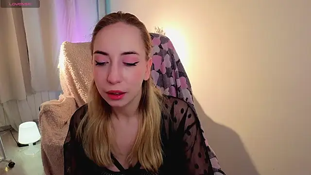 Snapshot of ShadowSparkle chatting on 04/10/26, 10:47 ShadowSparkle online show from 04/10/26, 10:47