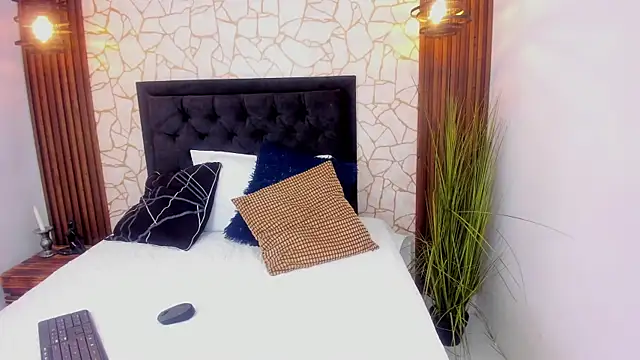 Antoneella Russo online show from 04/07/26, 06:52