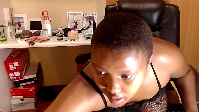 Prettiestheavenly online show from 04/06/26, 04:08