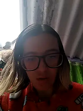 Snapshot of Greta_silber26 chatting on 03/21/26, 06:44 Greta silber26 online show from 03/21/26, 06:44