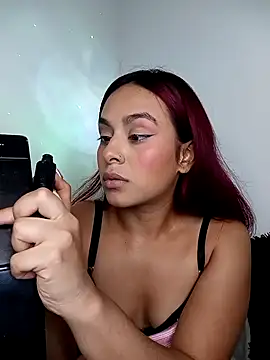 EmiilyFoxx090 online show from 04/06/26, 03:26