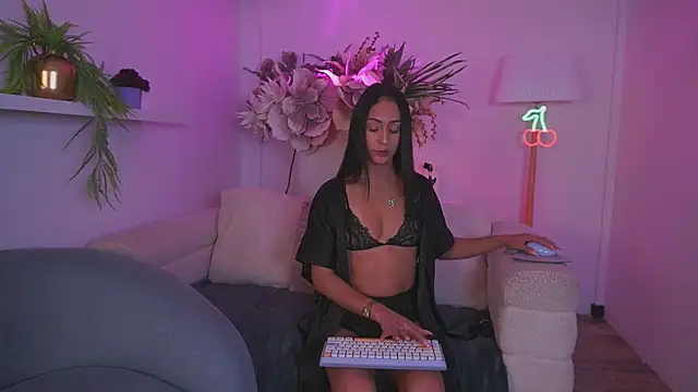 Snapshot of Mia_patrick1 chatting on 03/28/26, 11:21 Mia patrick1 online show from 03/28/26, 11:21