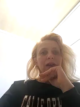 MiaLove183 online show from 04/04/26, 11:08