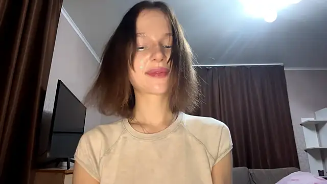 Snapshot of asunanue chatting on 04/04/26, 10:29 asunanue online show from 04/04/26, 10:29