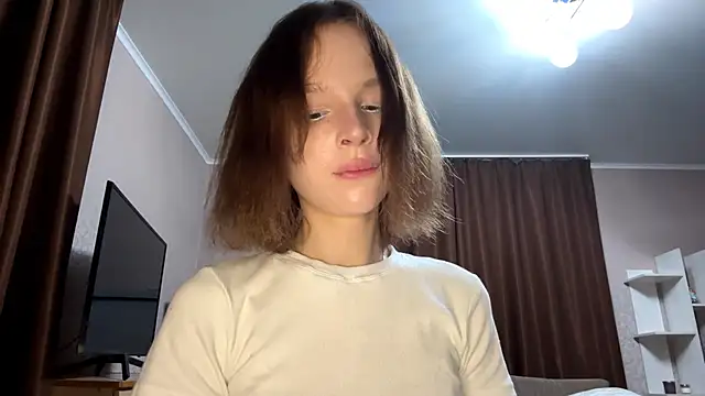 Snapshot of asunanue chatting on 04/05/26, 11:02 asunanue online show from 04/05/26, 11:02